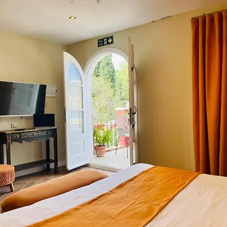 The Red Farm Relais & Iklin