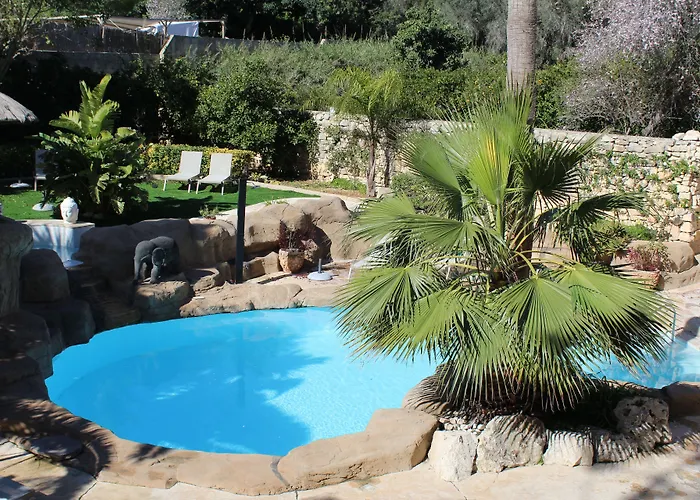 The Red Farm Relais & ホテル Iklin