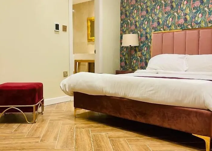 The Red Farm Relais & Iklin