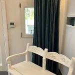 The Red Farm Relais & 3* Iklin