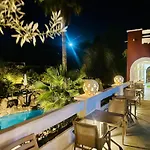 Hotel The Red Farm Relais &