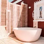 The Red Farm Relais & Iklin