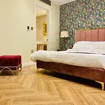 The Red Farm Relais & Iklin