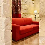 The Red Farm Relais & Отель
