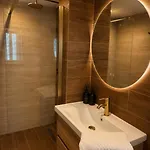 The Red Farm Relais & Отель Iklin