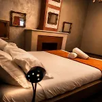 The Red Farm Relais & Iklin