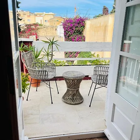 Hotel The Red Farm Relais & Iklin