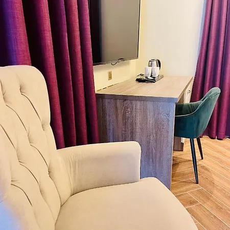 Ξενοδοχείο The Red Farm Relais & 3*