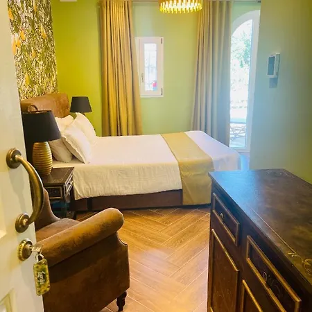 Otel The Red Farm Relais &