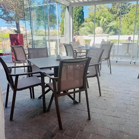 The Red Farm Relais & Iklin