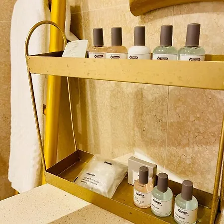 Отель The Red Farm Relais & Iklin