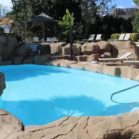 The Red Farm Relais & 3* Iklin
