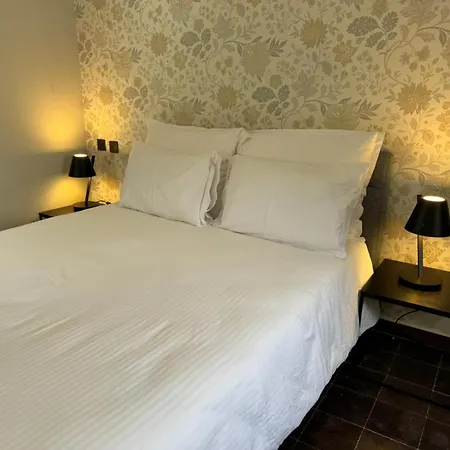The Red Farm Relais & Iklin