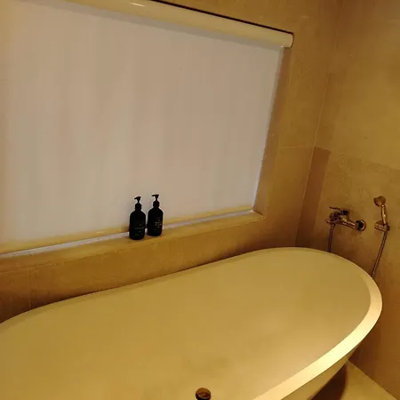 The Red Farm Relais & 3* Iklin