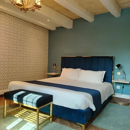 The Red Farm Relais & 3* Iklin