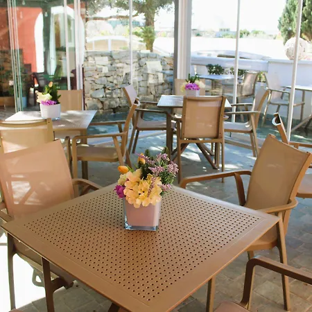 The Red Farm Relais & Iklin