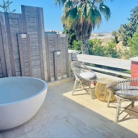 The Red Farm Relais & Отель