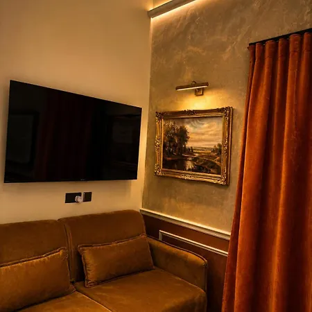 Hotel The Red Farm Relais & Iklin