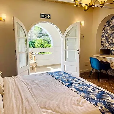 The Red Farm Relais & Ξενοδοχείο 3*