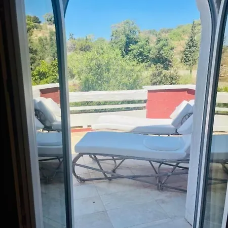 The Red Farm Relais & Iklin