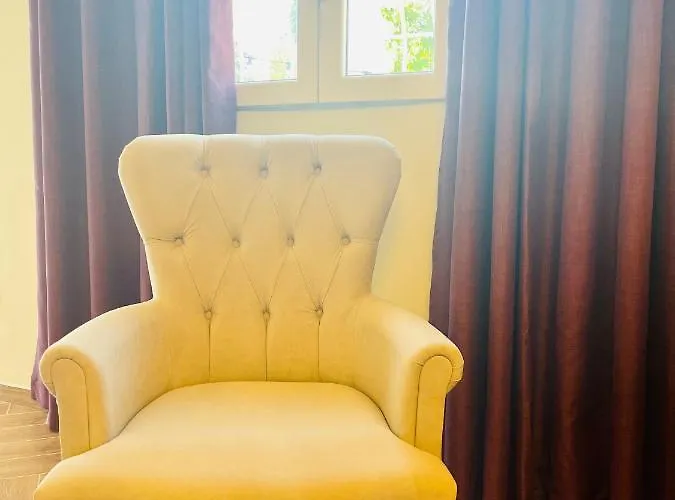 The Red Farm Relais & 3* Iklin