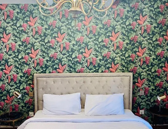 Otel The Red Farm Relais & 3*