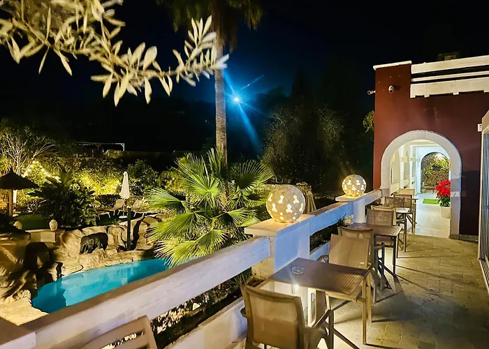 Otel The Red Farm Relais &