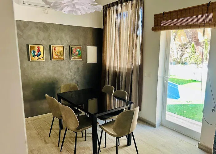 Otel The Red Farm Relais & Iklin