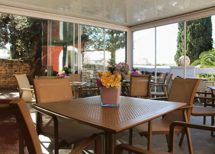 The Red Farm Relais & Iklin