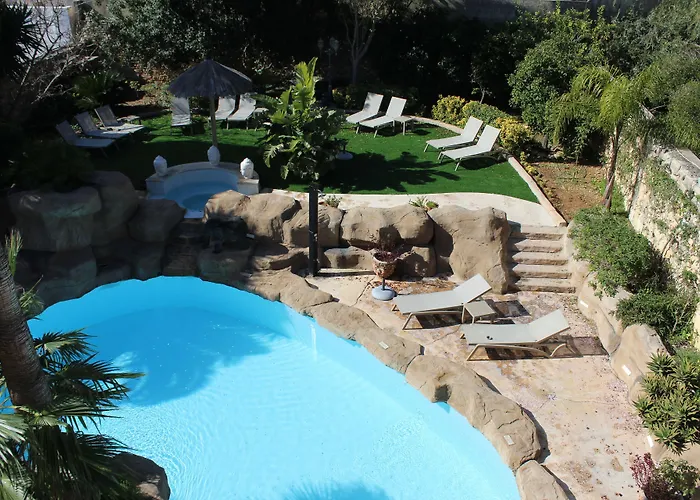 The Red Farm Relais & Hotell Iklin