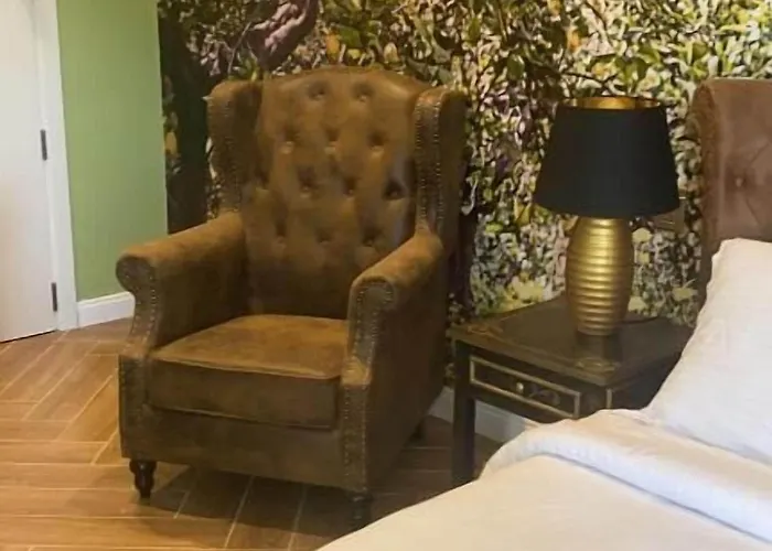 Hotell The Red Farm Relais & Iklin