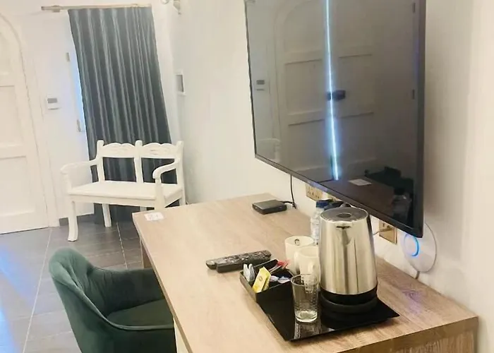 Otel The Red Farm Relais & 3*