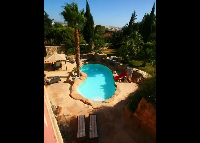 The Red Farm Relais & 酒店 Iklin